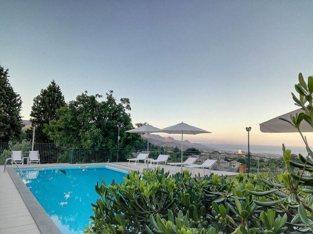 Villa Capogrecale - Piscina Riscaldata Piedimonte Etneo Dış mekan fotoğraf