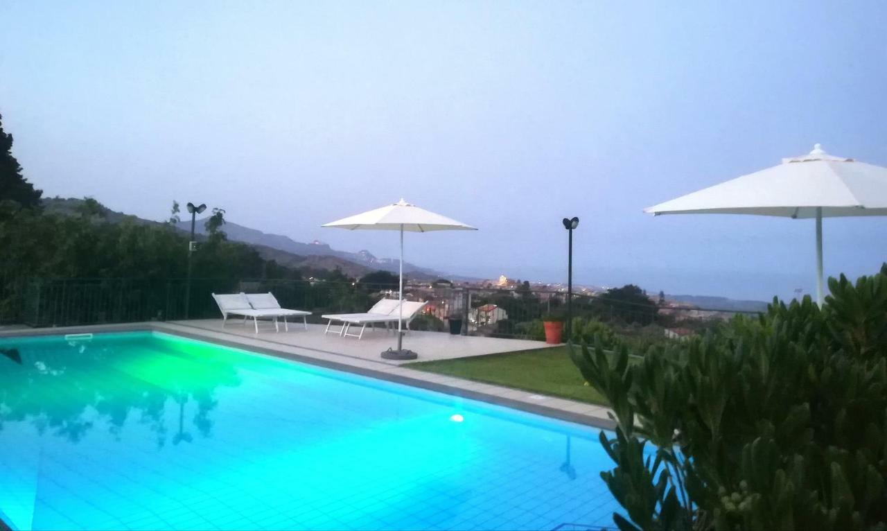 Villa Capogrecale - Piscina Riscaldata Piedimonte Etneo Dış mekan fotoğraf